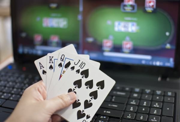 f8bet0